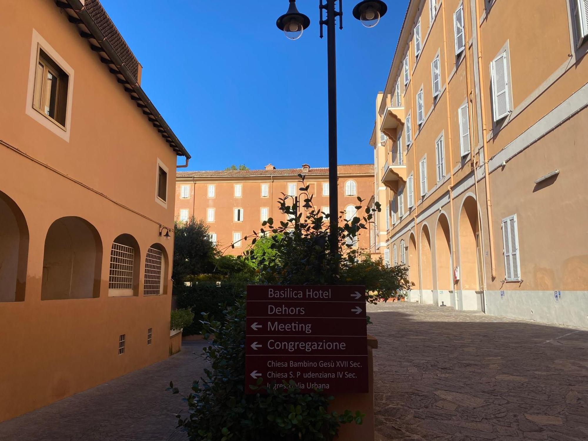 Basilica Hotel Roma Exterior foto