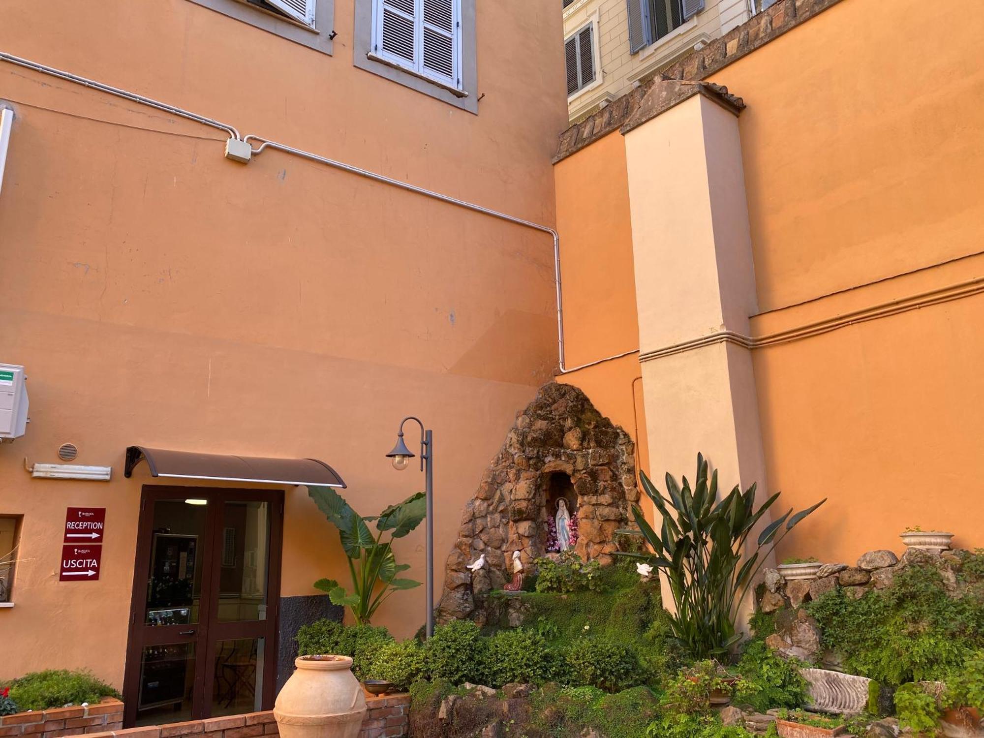 Basilica Hotel Roma Exterior foto